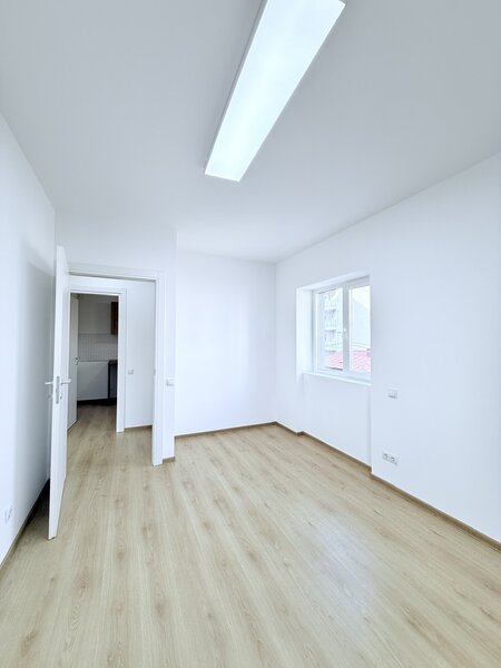 Unirii, 13 Septembrie, Casa Poporului, Hotel JW Marriott, 4 camere.